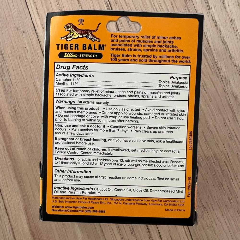 Tiger Balm Ultra Strength Pain Relieving Ointment 0.35 oz 10g Exp‎ 2029-10 3PK